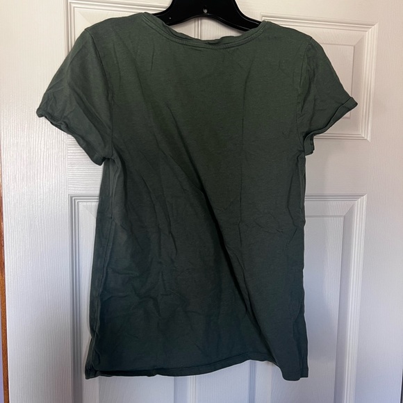 Gap T-Shirt Women's Medium Green GUC - Picture 3 of 3